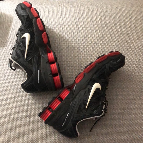 RARE NIKE SHOX JUNGA 2006 BLACK WITH RED MEN’S SZ 8 TRAIL/RUNNING 313830-011 - Picture 5 of 16
